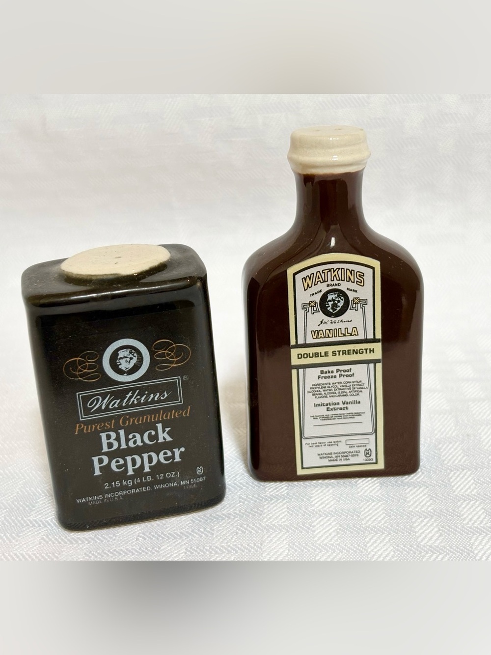 Watkins Vanilla Extract and Black Pepper Ceramic Salt & Pepper Shakers SET OF 4